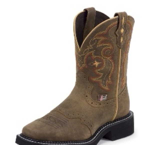 Shoes - Justin L9960 Ladies Gypsy Boot 7.5B